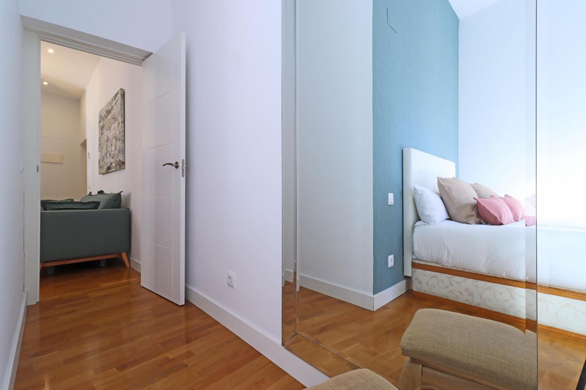 Chueca Suites Мадрид Экстерьер фото